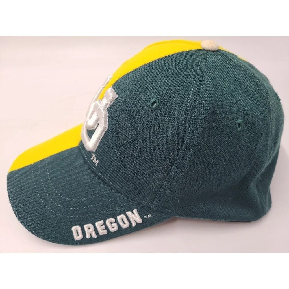 Vintage Oregon Ducks Hat Cap Flex‎ Fitted OSFM NCAA Green Yellow University of